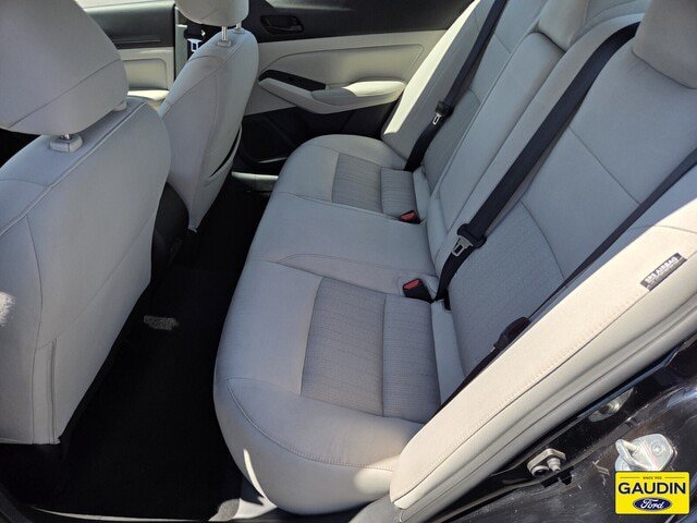 Used 2025 Nissan Altima 2.5 SV FWD image 12