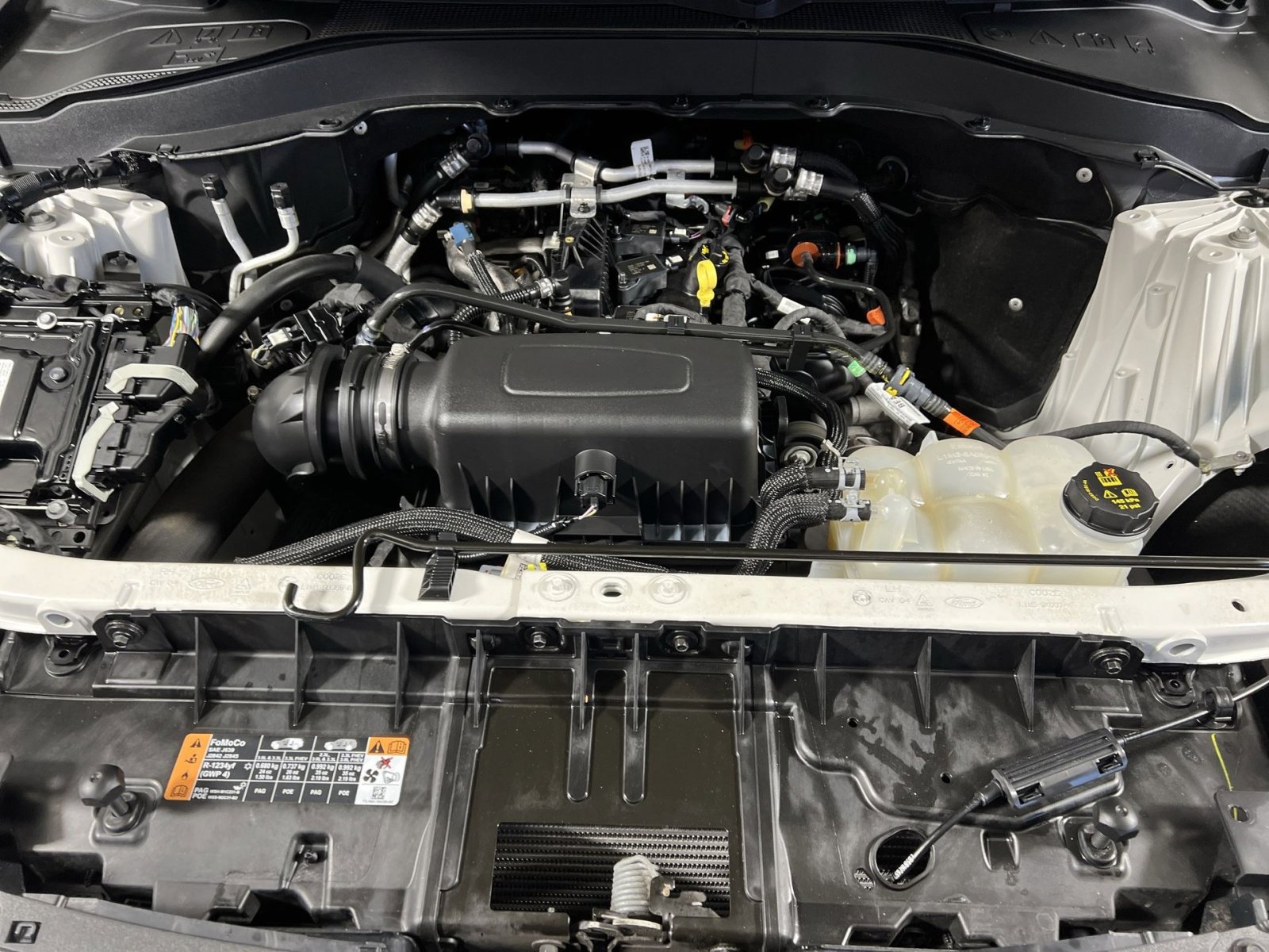 Certified 2022 Ford Explorer XLT w/ Equipment Group 202A image 28