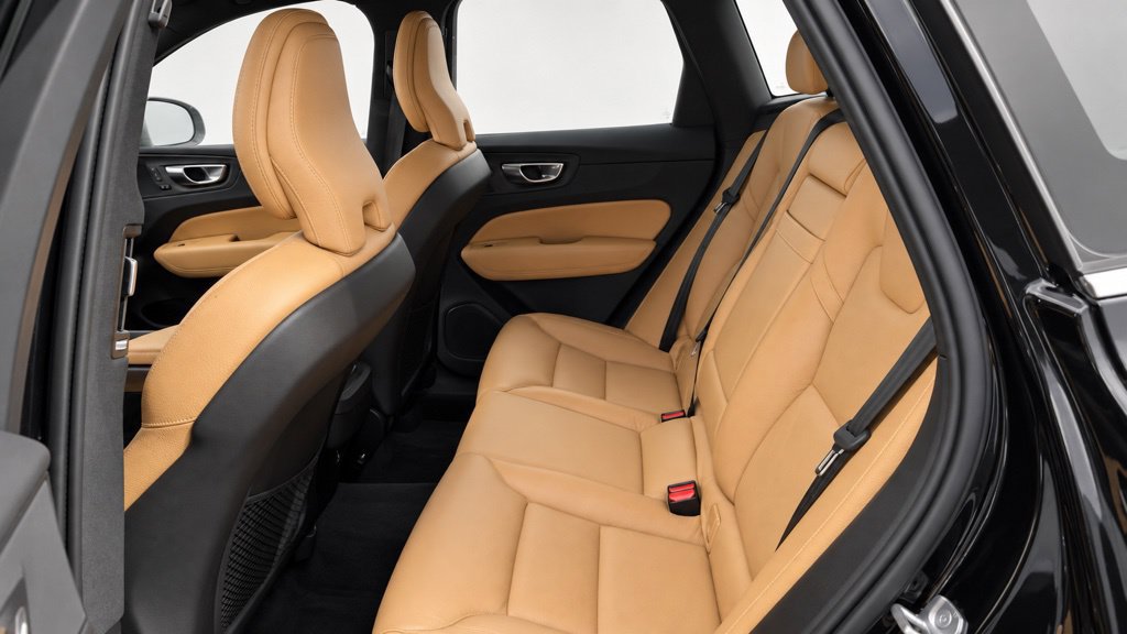 Used 2019 Volvo XC60 T5 Momentum w/ Advanced Package FWD image 11