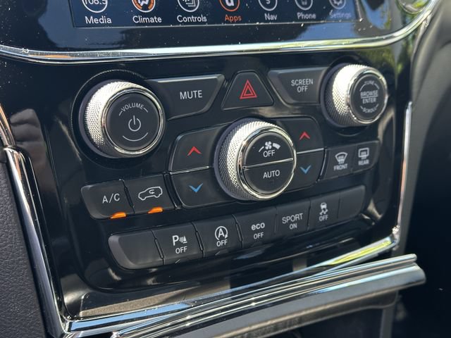Used 2022 Jeep Grand Cherokee Laredo X AWD/4WD image 23
