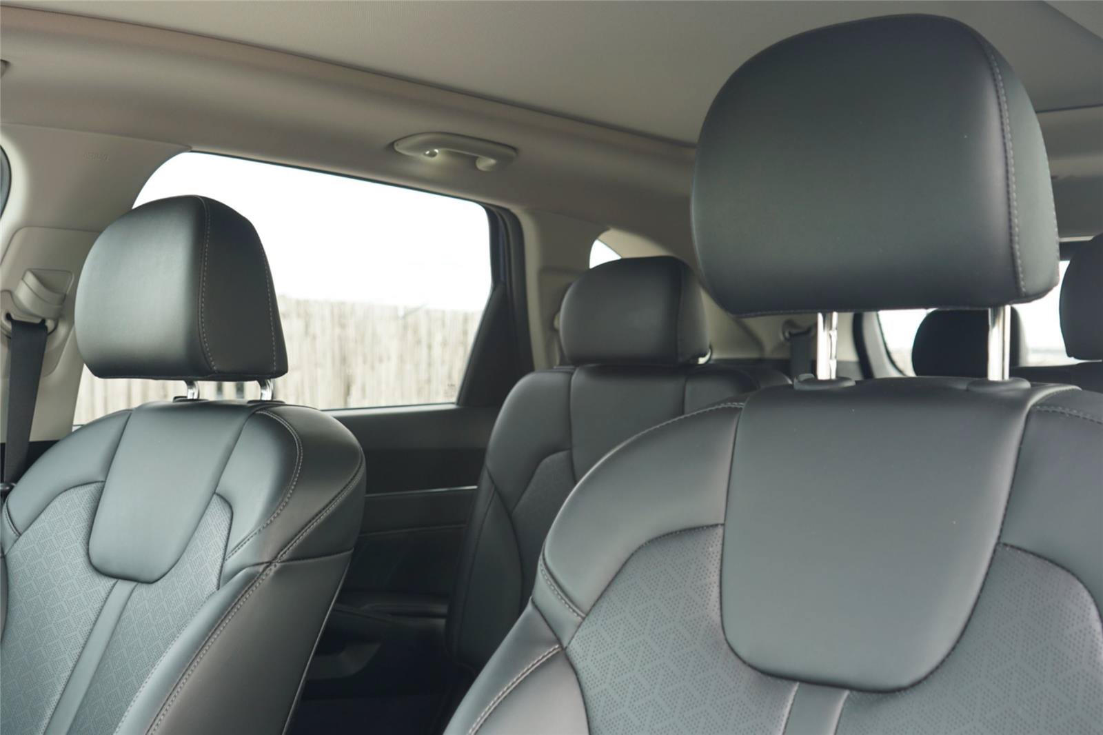 Used 2023 Kia Sorento SX AWD/4WD image 11