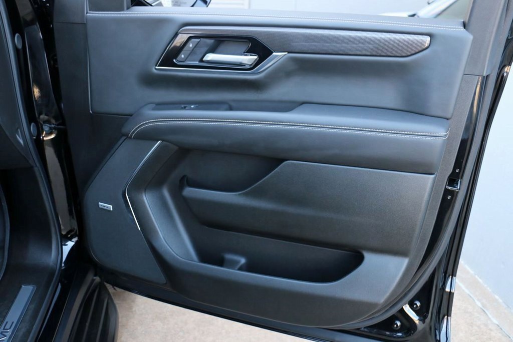 Used 2025 GMC Yukon XL Elevation w/ LPO, Floor Liner Package image 40