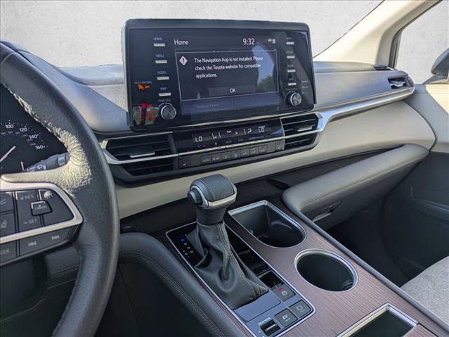 Used 2024 Toyota Sienna XLE image 11