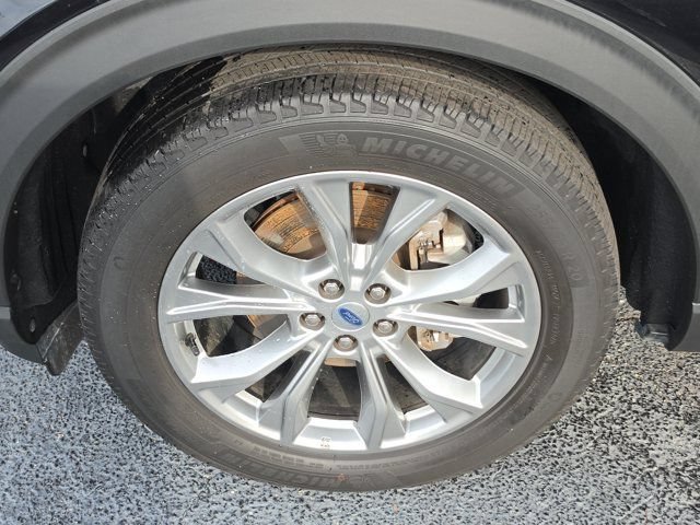 Certified 2024 Ford Explorer XLT w/ Equipment Group 202A RWD image 9