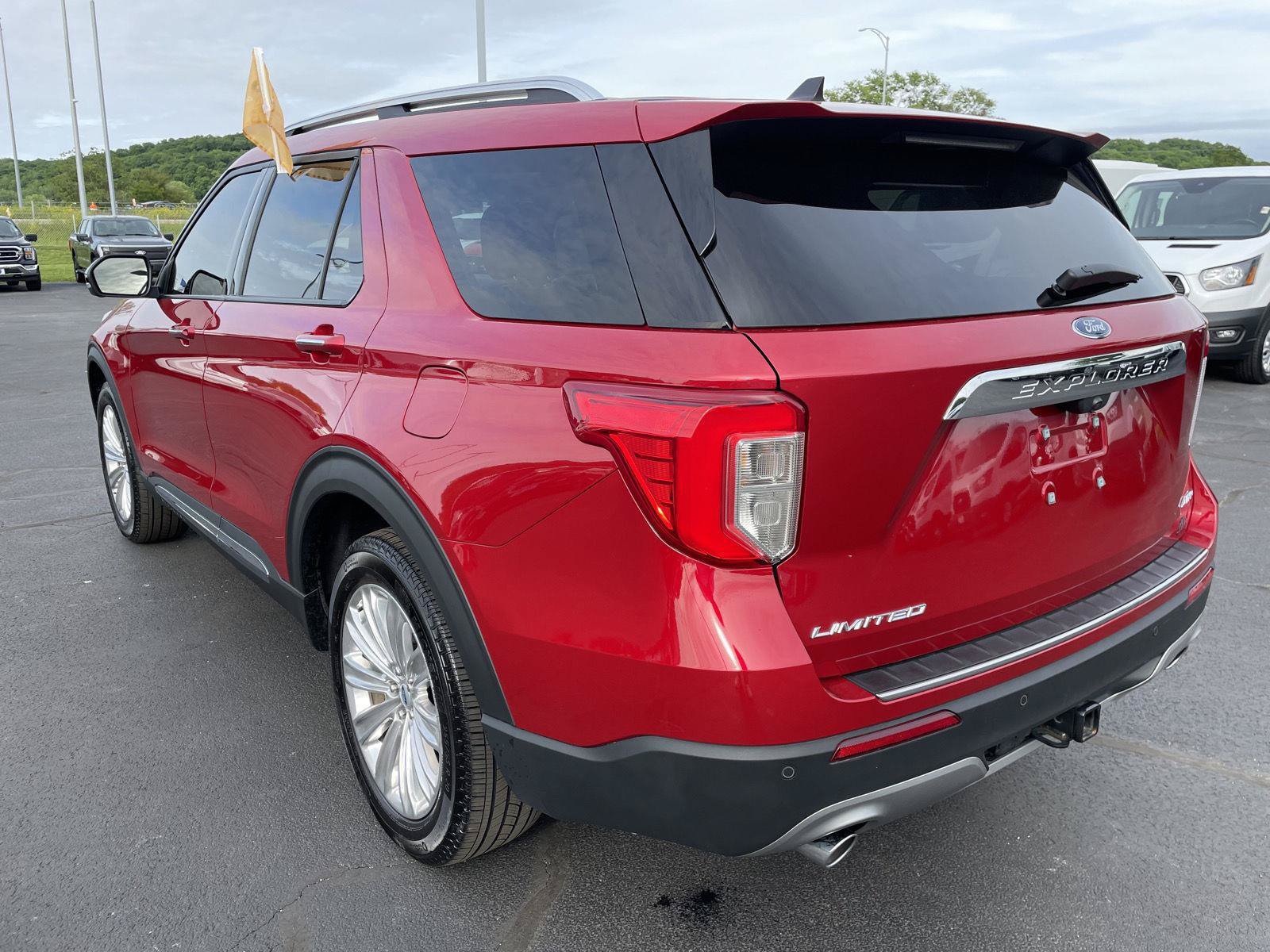 Certified 2022 Ford Explorer Limited w/ Equipment Group 301A AWD/4WD image 3