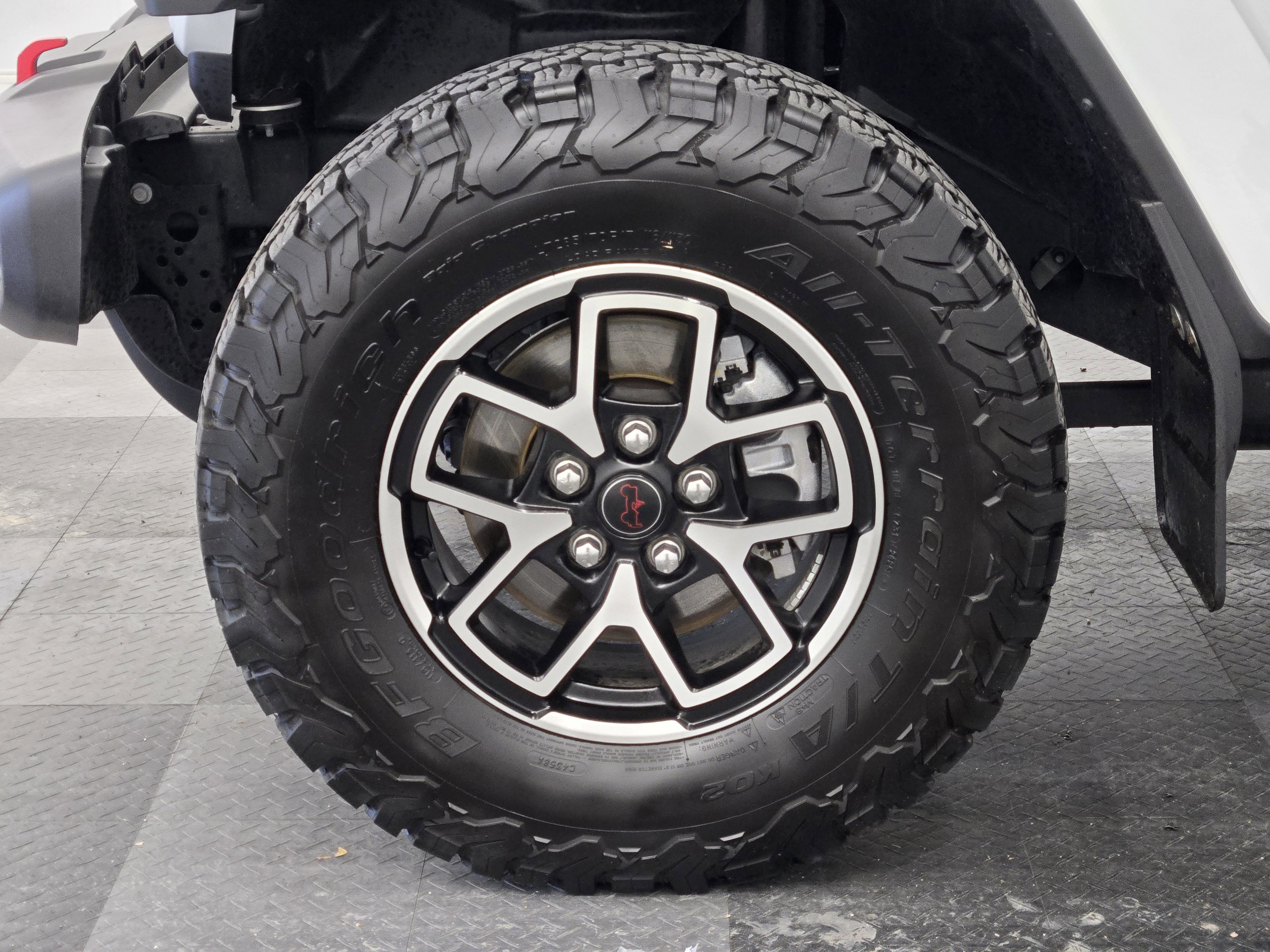 Used 2025 Jeep Wrangler Unlimited Rubicon w/ Safety Group AWD/4WD image 10