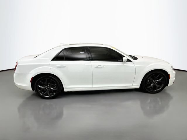 Used 2023 Chrysler 300 S RWD image 8