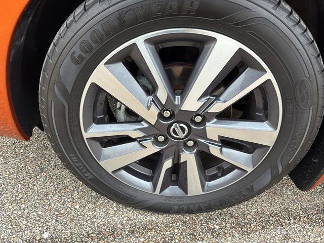 Used 2020 Nissan Versa SV image 9