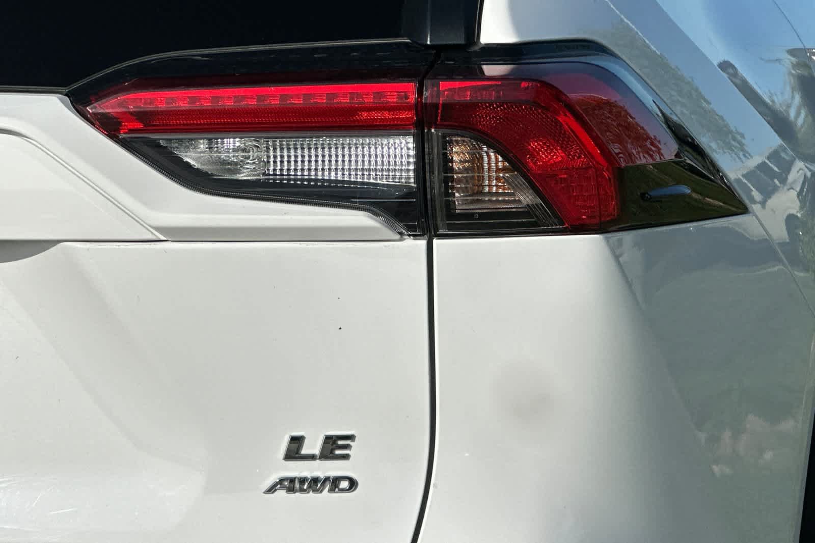 Used 2025 Toyota RAV4 LE AWD/4WD image 26