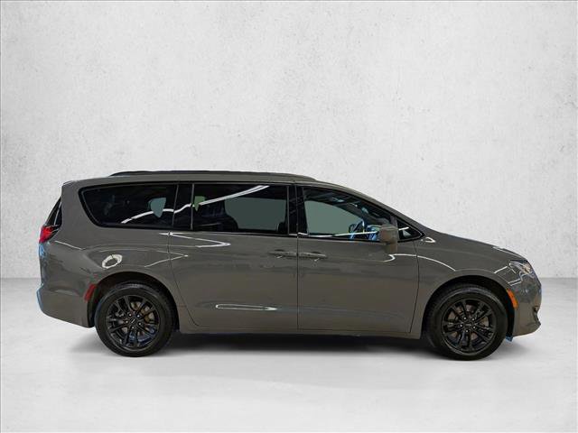 Used 2020 Chrysler Pacifica Touring-L w/ Advanced Safetytec Group AWD/4WD image 4