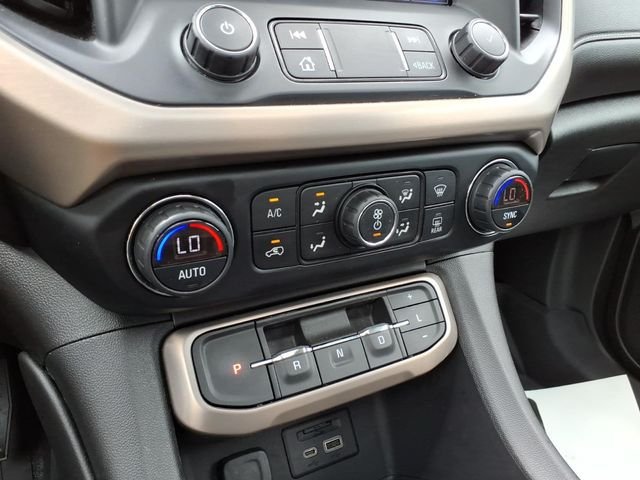 Used 2021 GMC Acadia Denali w/ Denali Technology Package AWD/4WD image 29