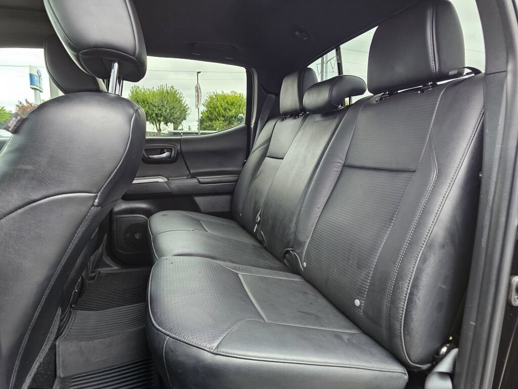 Used 2023 Toyota Tacoma Limited w/ Black Out Package (TMS) AWD/4WD image 12