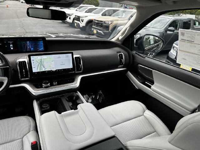 Certified 2025 Ford Expedition Max Platinum w/ Driver's Package AWD/4WD image 17