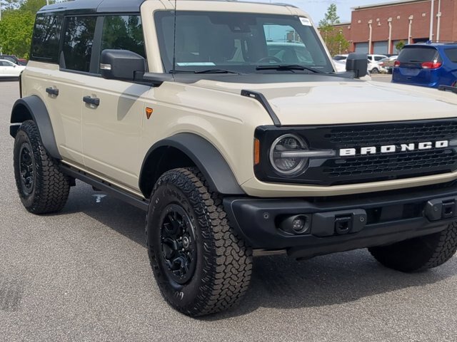 Certified 2025 Ford Bronco Badlands AWD/4WD image 10