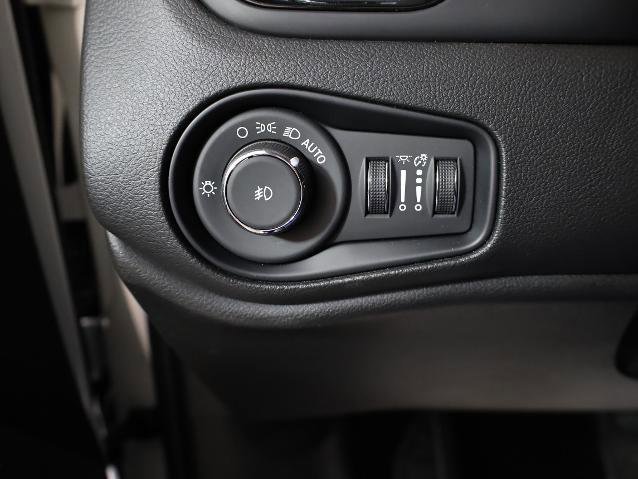 Used 2023 Jeep Renegade Altitude w/ Convenience Group I image 19