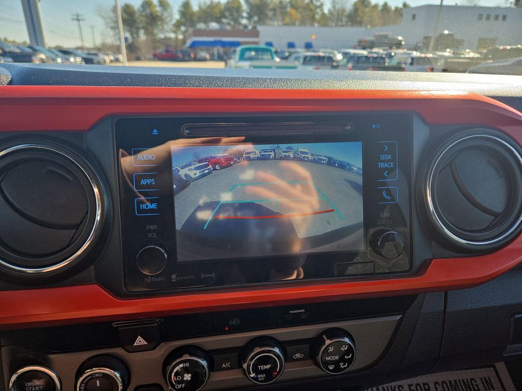 Used 2017 Toyota Tacoma TRD Sport w/ Tow Package (A/T) AWD/4WD image 10