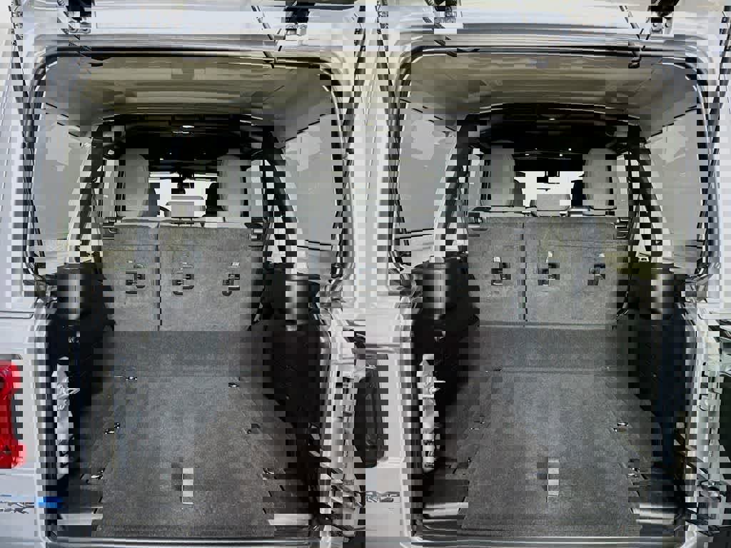 Used 2024 Jeep Wrangler Sahara image 24