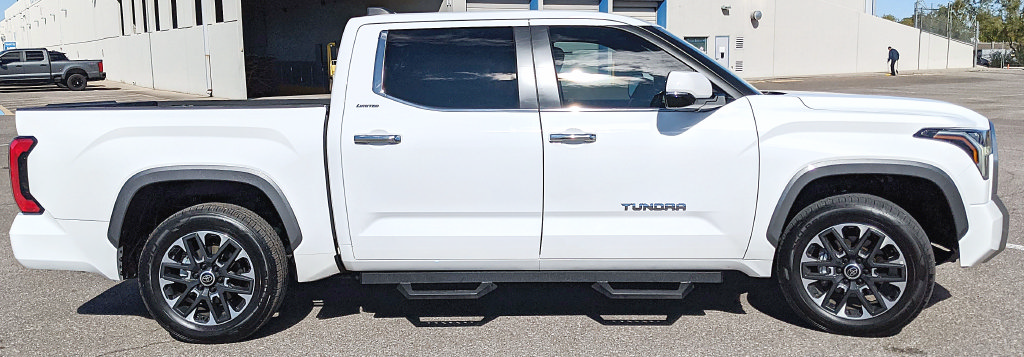 Used 2025 Toyota Tundra Limited AWD/4WD image 2