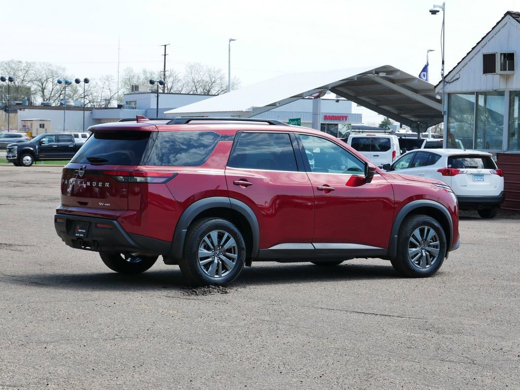 Used 2024 Nissan Pathfinder SV w/ SV Premium Package image 3