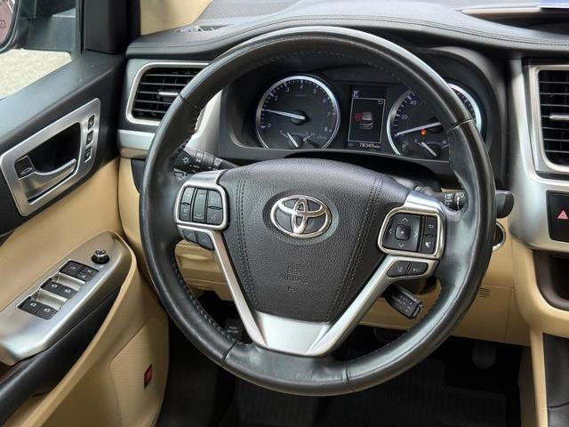 Used 2019 Toyota Highlander Limited Platinum AWD/4WD image 13