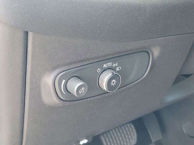 Used 2023 Chevrolet Equinox LT image 23