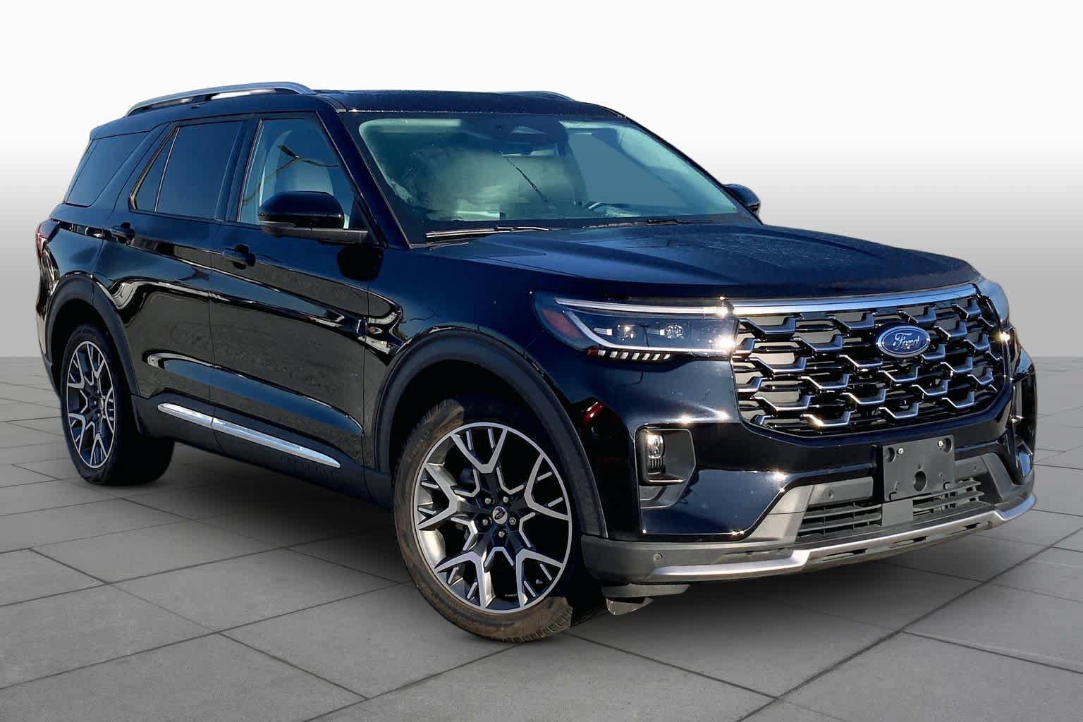 Certified 2025 Ford Explorer Platinum w/ Ultimate Package RWD image 3