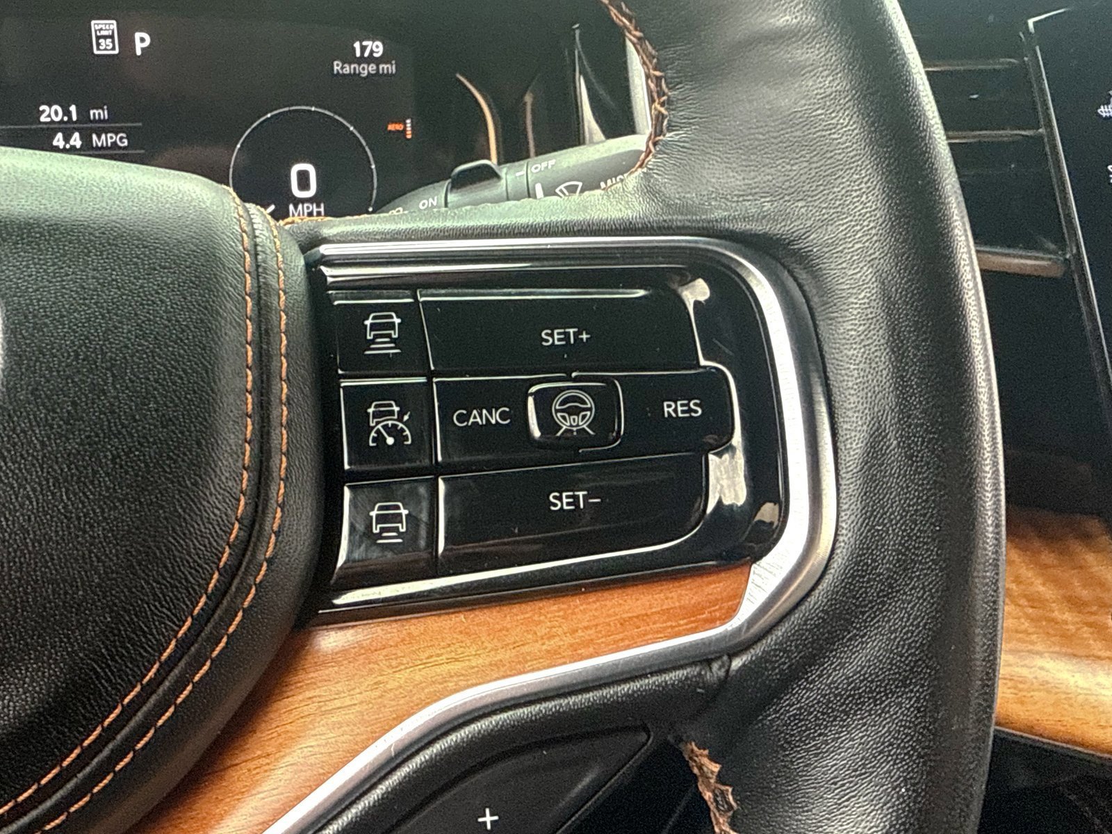 Used 2023 Jeep Grand Wagoneer Series III image 48