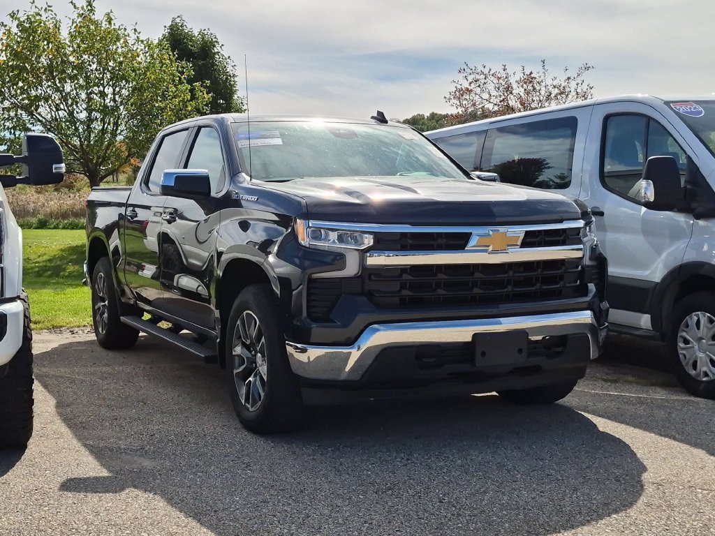 Used 2024 Chevrolet Silverado 1500 LT AWD/4WD image 1