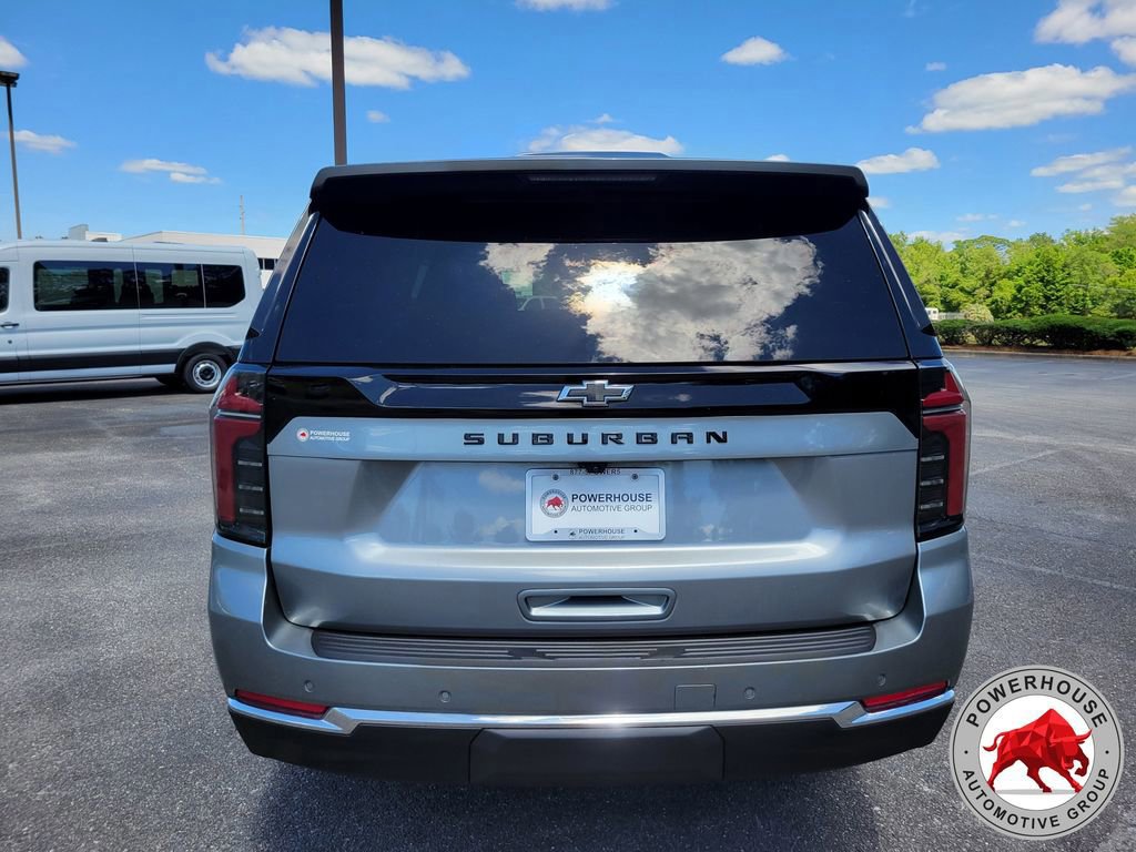 Used 2025 Chevrolet Suburban LS image 4