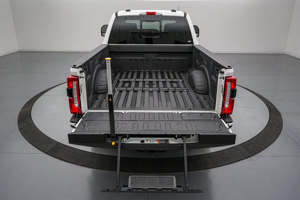 Certified 2025 Ford F250 Lariat w/ Lariat Ultimate Package AWD/4WD image 6
