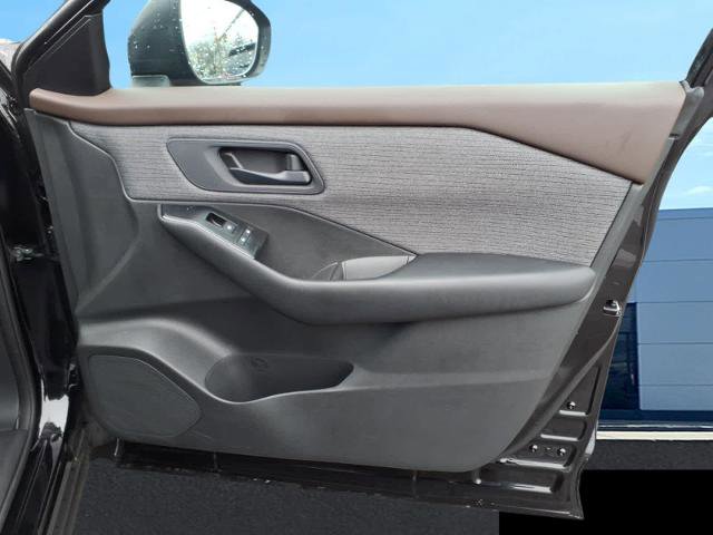 Used 2023 Nissan Rogue S image 10