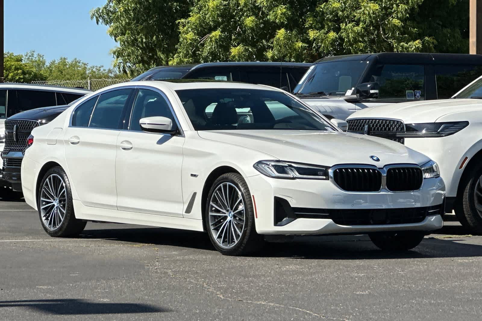 Used 2023 BMW 530e xDrive w/ Premium Package AWD/4WD image 10