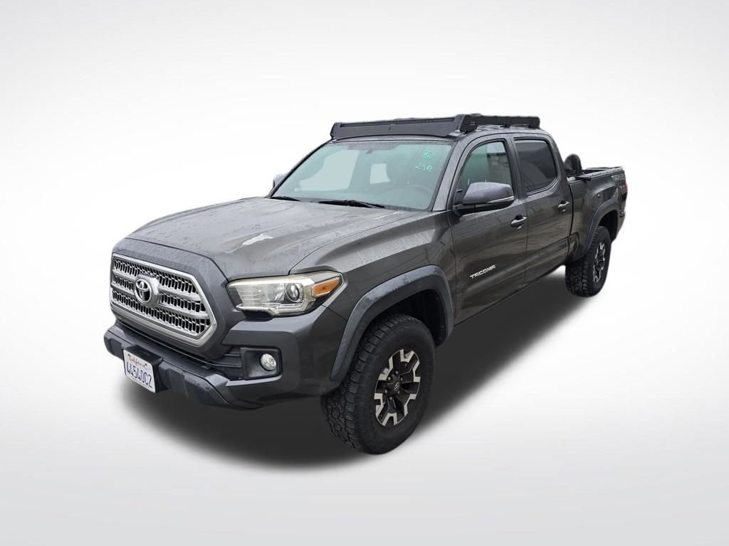 Used 2017 Toyota Tacoma TRD Off-Road image 5
