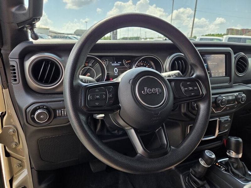 Used 2022 Jeep Wrangler Sport AWD/4WD image 11