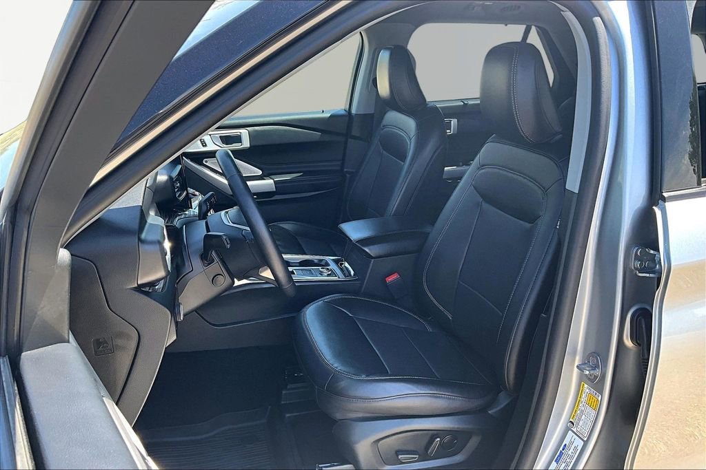 Certified 2024 Ford Explorer Limited w/ Limited Technology Package AWD/4WD image 25