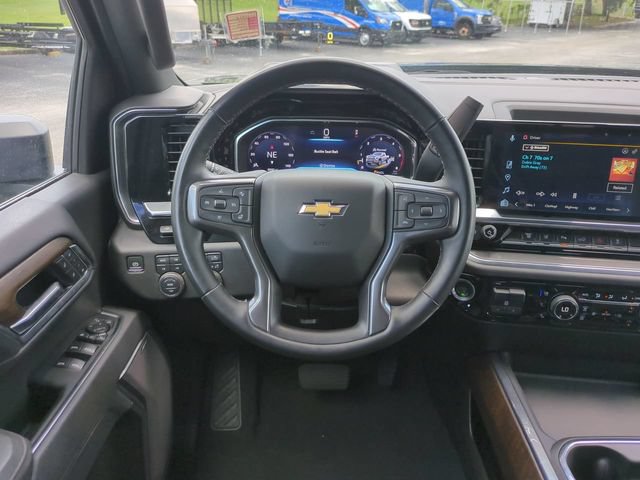Used 2025 Chevrolet Silverado 3500 High Country w/ High Country Premium Package AWD/4WD image 16
