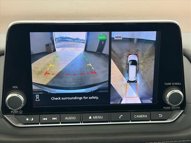 Used 2023 Nissan Rogue SL image 26