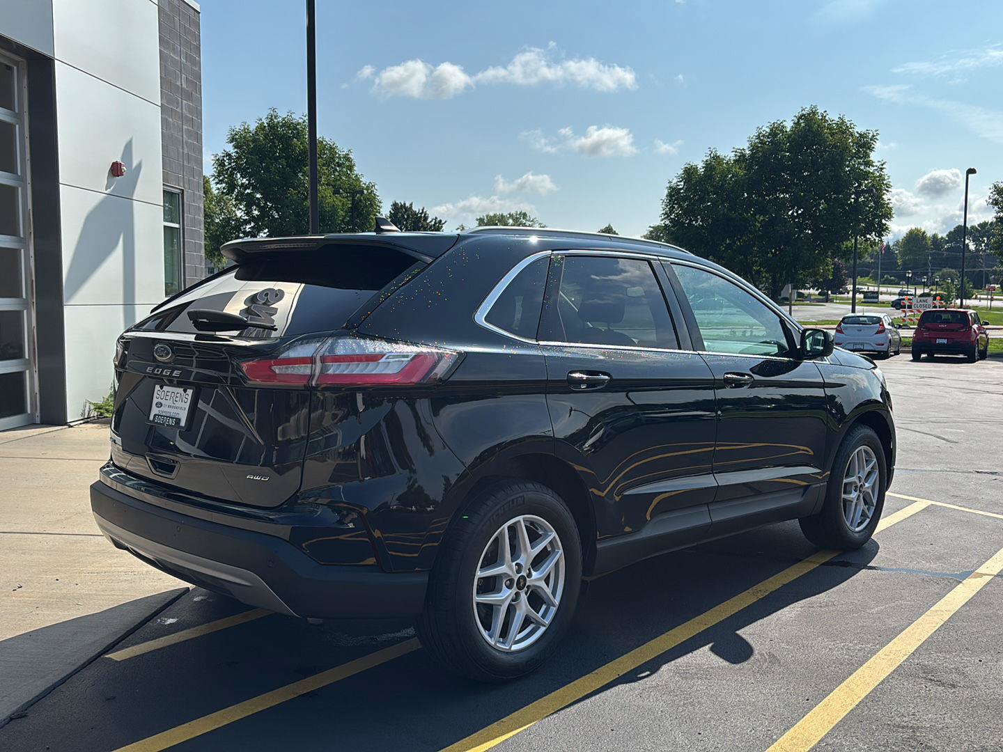 Certified 2023 Ford Edge SEL w/ Convenience Package AWD/4WD image 6