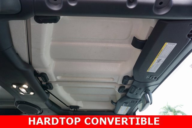 Used 2022 Jeep Wrangler Unlimited Sahara image 11