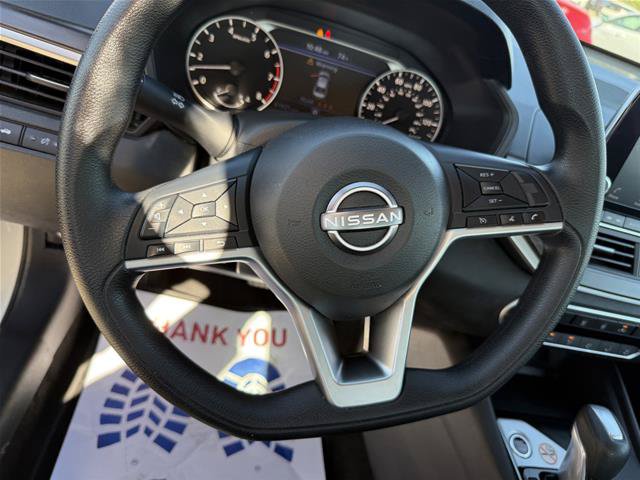 Used 2025 Nissan Altima 2.5 SV FWD image 15