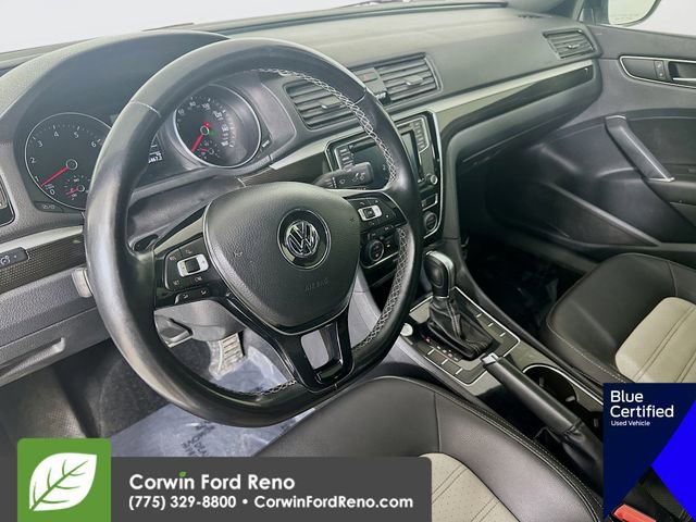 Used 2018 Volkswagen Passat 3.6 FWD image 11
