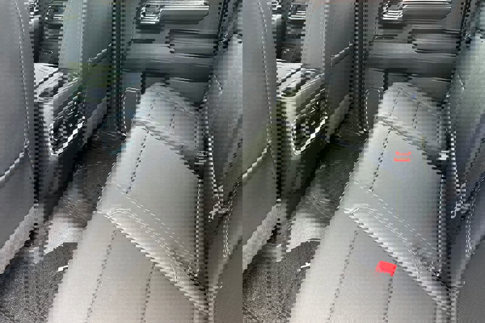 Used 2025 Chevrolet Silverado 3500 LTZ w/ LTZ Premium Package image 10