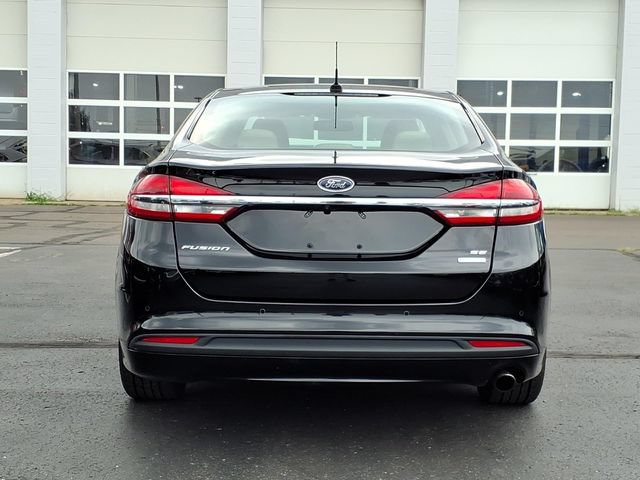 Certified 2017 Ford Fusion SE w/ Fusion SE Technology Package FWD image 6