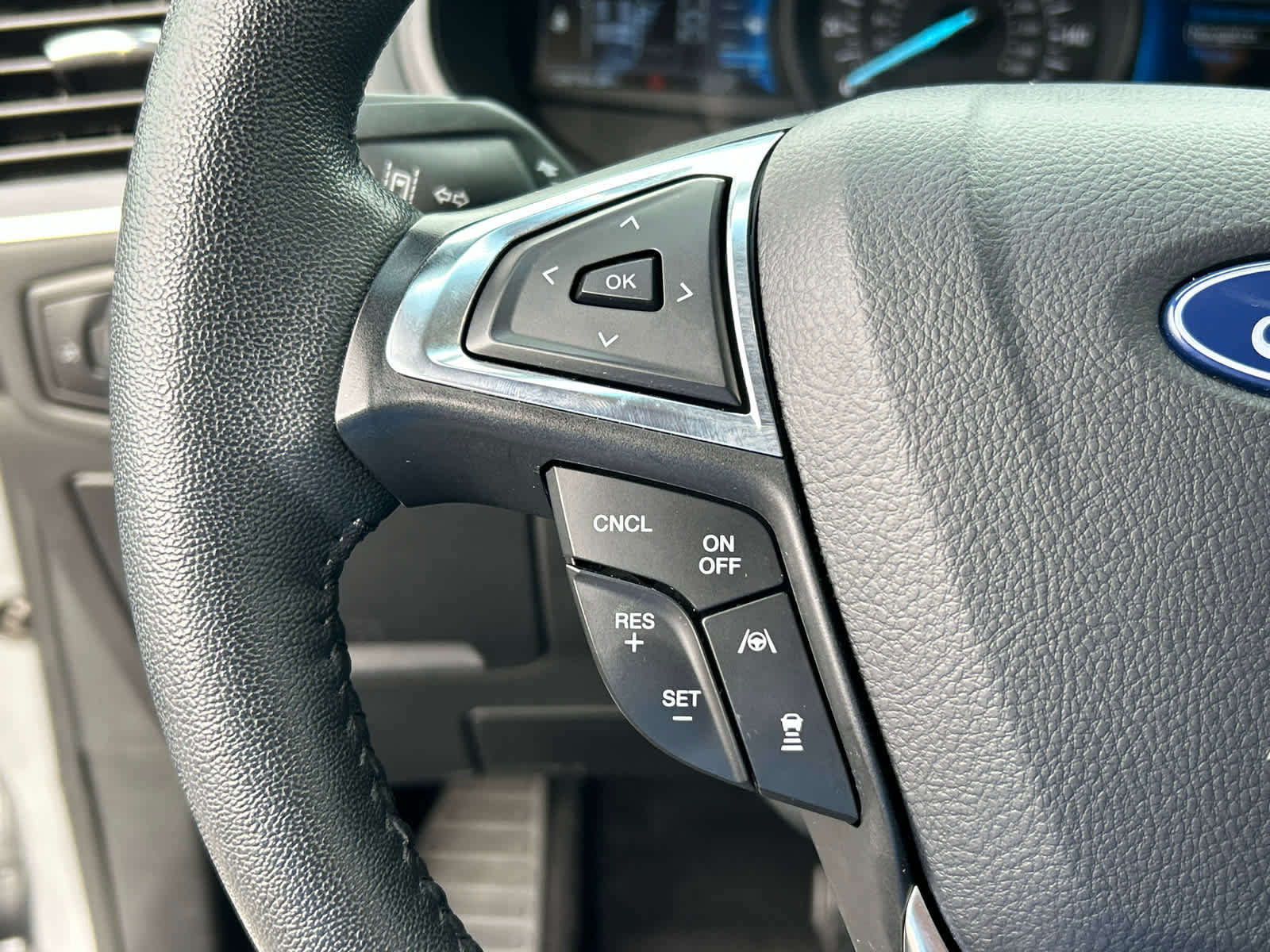 Certified 2024 Ford Edge SEL image 31