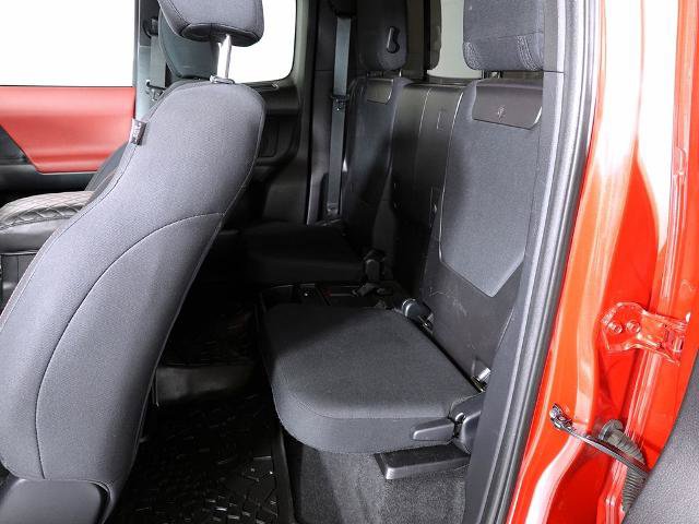 Used 2018 Toyota Tacoma SR5 RWD image 13