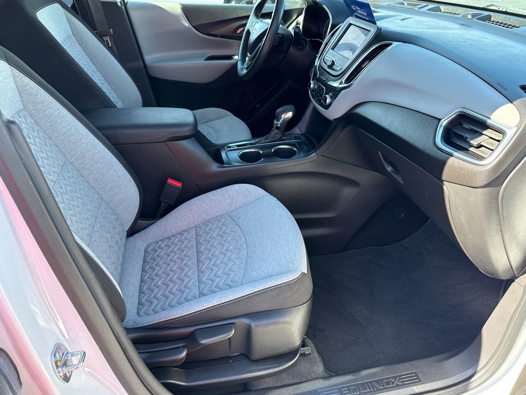 Used 2023 Chevrolet Equinox LT w/ Driver Convenience Package image 13