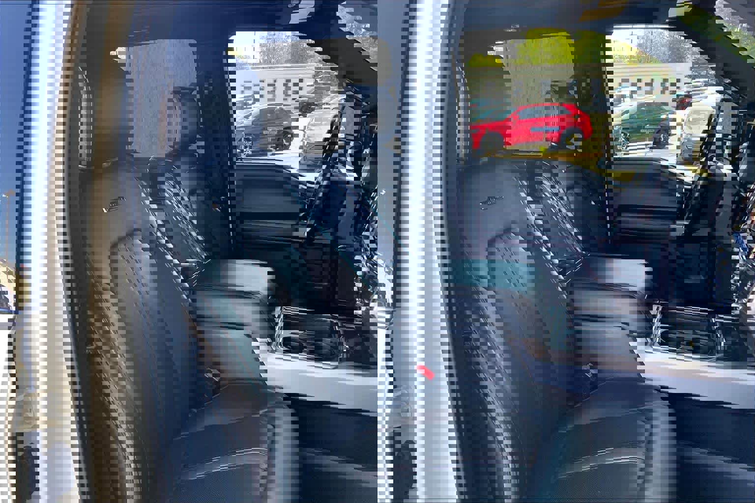 Certified 2022 Ford F450 Platinum w/ FX4 Off-Road Package image 9