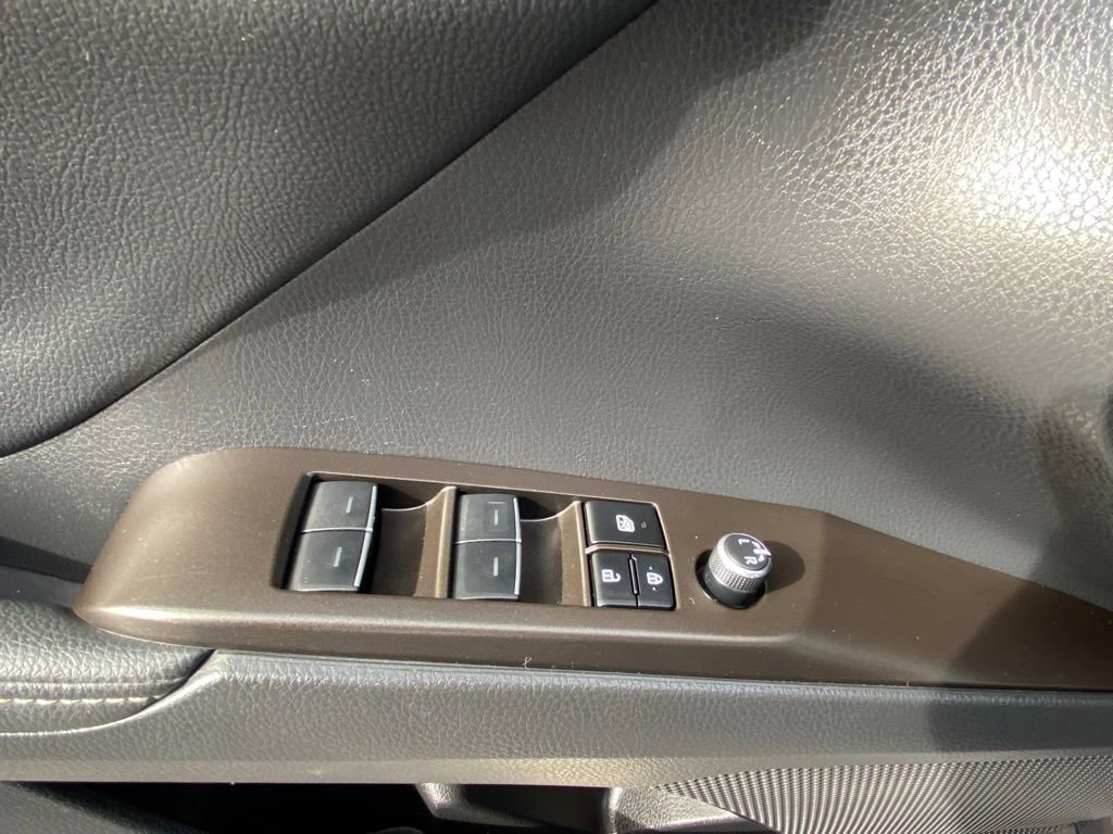 Used 2023 Toyota Camry XSE image 11
