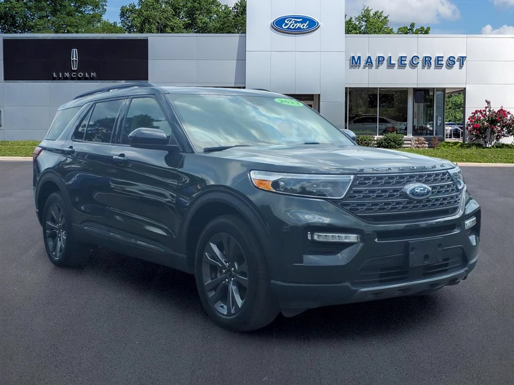 Certified 2022 Ford Explorer XLT w/ Equipment Group 202A AWD/4WD image 1