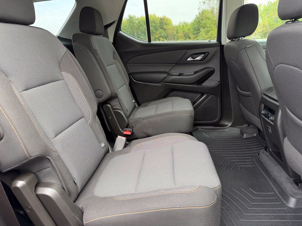 Used 2021 Chevrolet Traverse LT FWD image 15